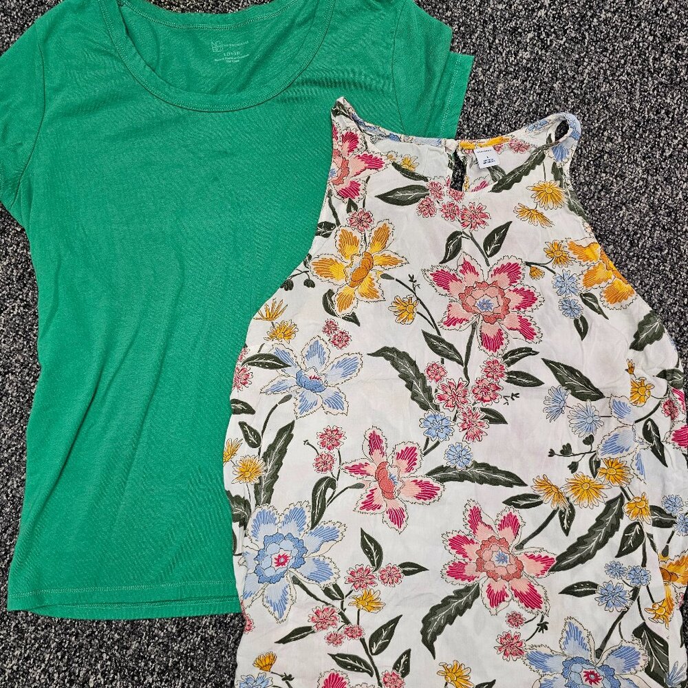 BOGO🎀BUNDLE OF 2 tops- Sz Large